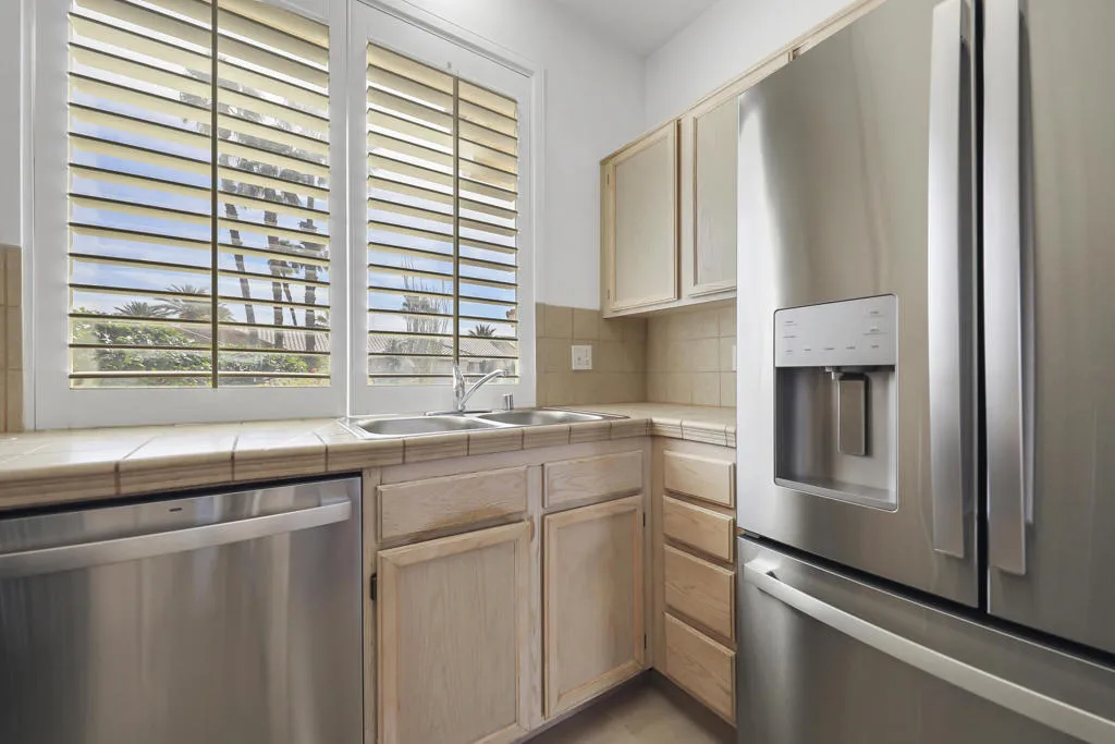 20 KITCHEN