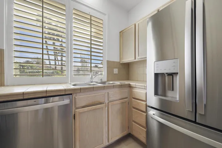 20 KITCHEN
