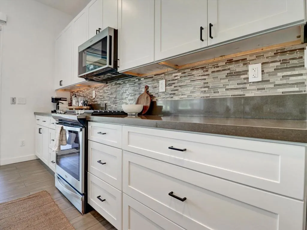 77370 Miles Avenue, Indian Wells, California 92210 home-pic-19