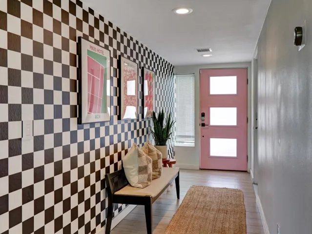12-77370 Miles Avenue-12