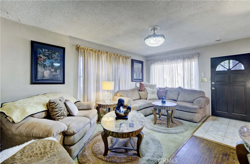 642 E 136th Street, Los Angeles, California 90059 home-pic-6