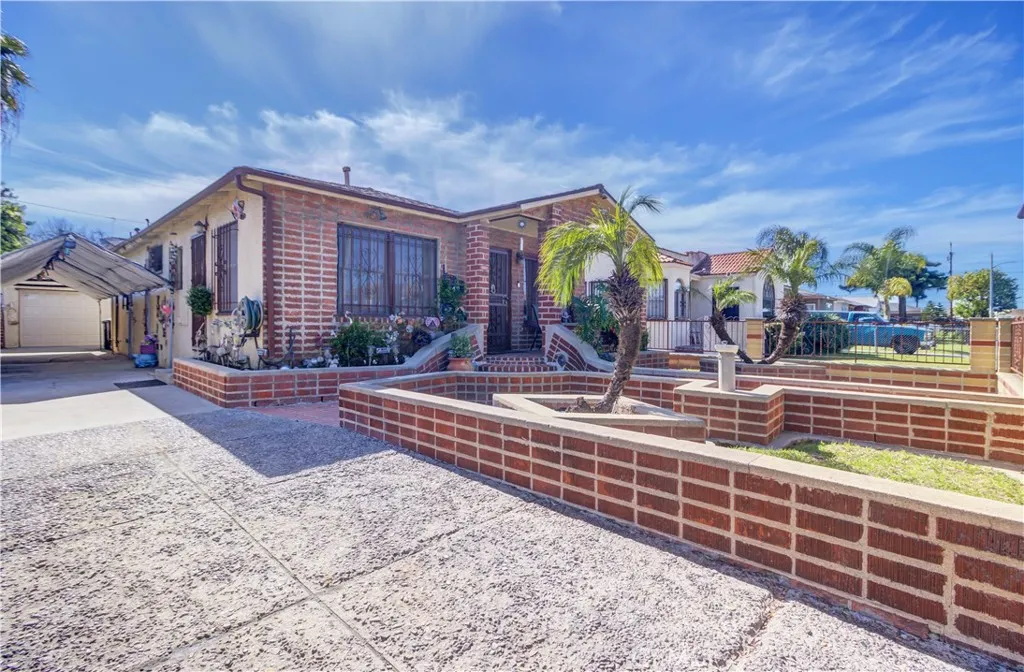 642 E 136th Street, Los Angeles, California 90059 home-pic-19