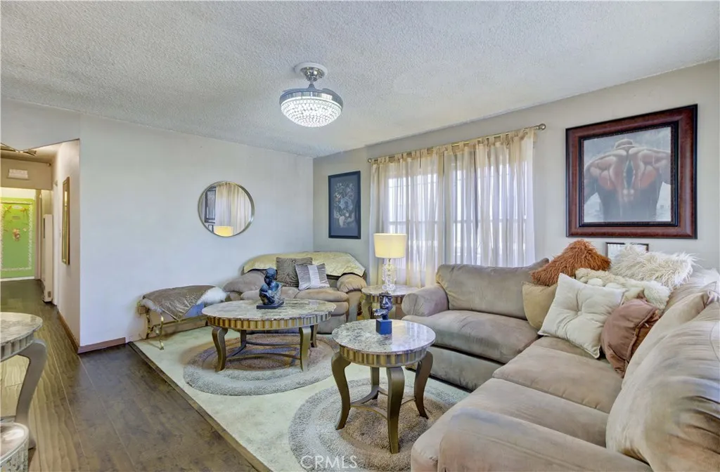 642 E 136th Street, Los Angeles, California 90059 home-pic-5