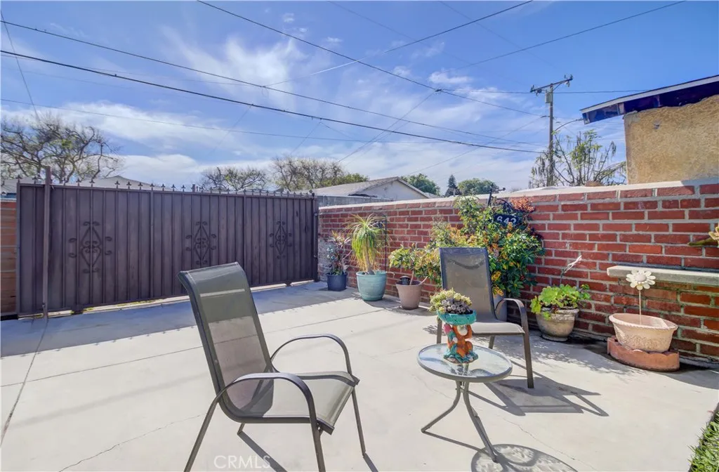 642 E 136th Street, Los Angeles, California 90059 home-pic-15