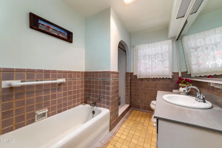 2270 E Orange Grove20