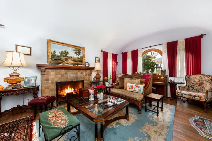 2270 E Orange Grove7