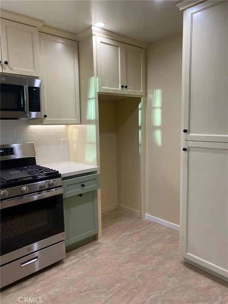 4101 W National, Burbank, California 91505 home-pic-4