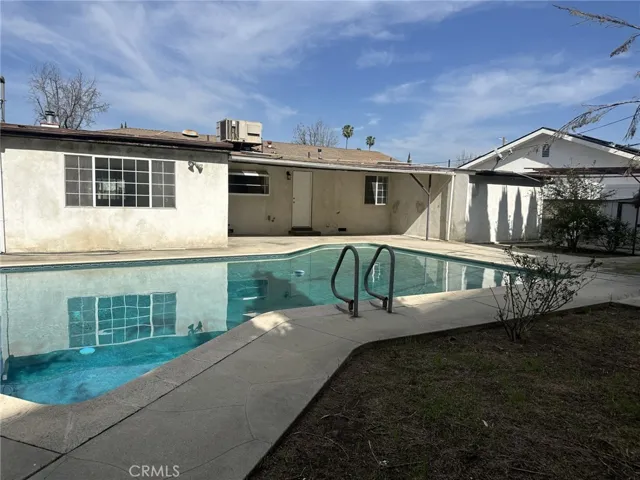 6443 Longridge, Van Nuys, California 91401