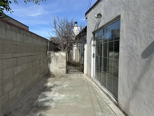 6443 Longridge, Van Nuys, California 91401