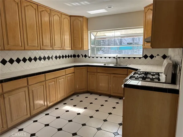 6443 Longridge, Van Nuys, California 91401