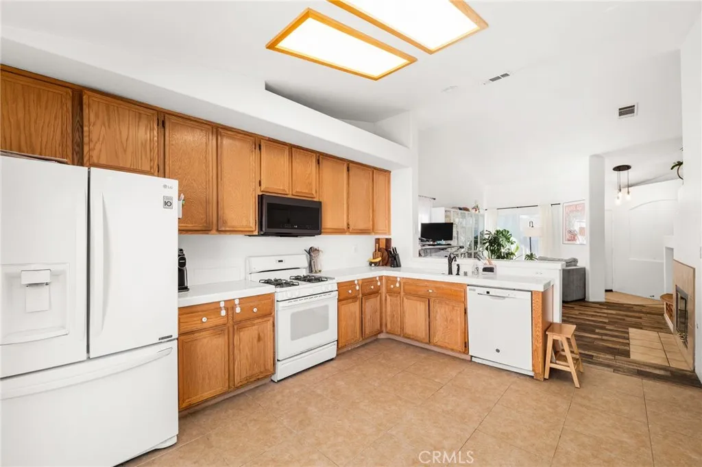 31856 Granville, Winchester, California 92596 home-pic-17