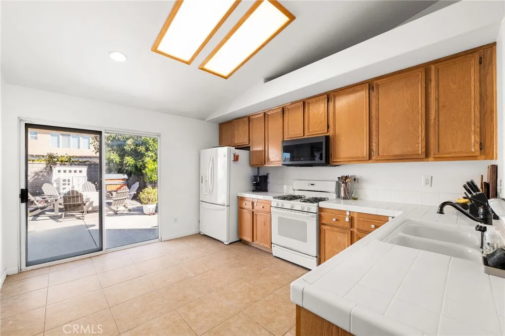 31856 Granville, Winchester, California 92596 home-pic-18