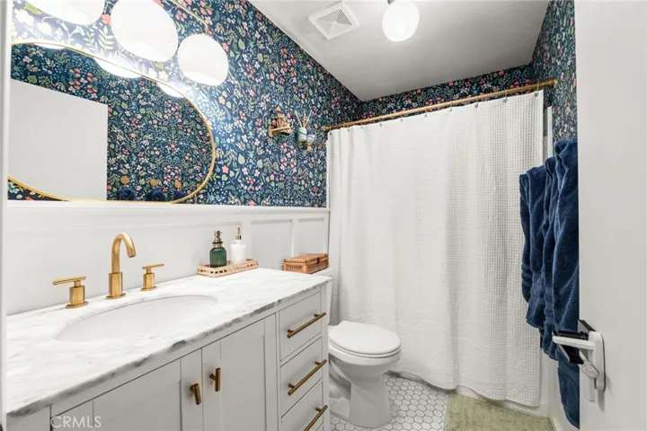 Hallway bath