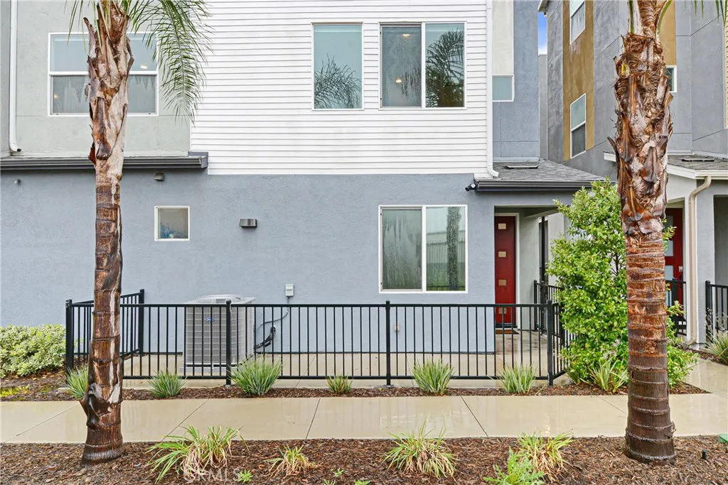319 N Standard, Santa Ana, California 92701 home-pic-2
