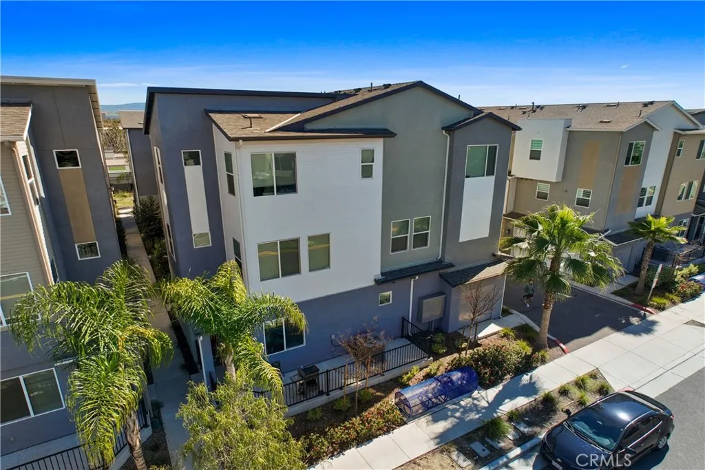 319 N Standard, Santa Ana, California 92701 home-pic-1