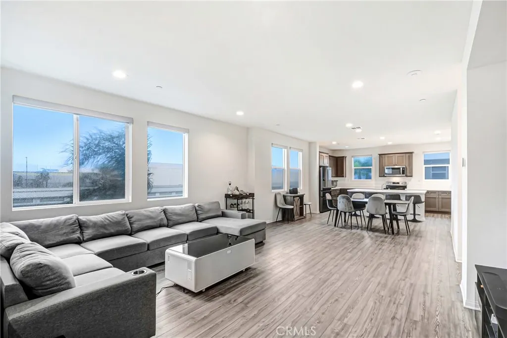 319 N Standard, Santa Ana, California 92701 home-pic-8