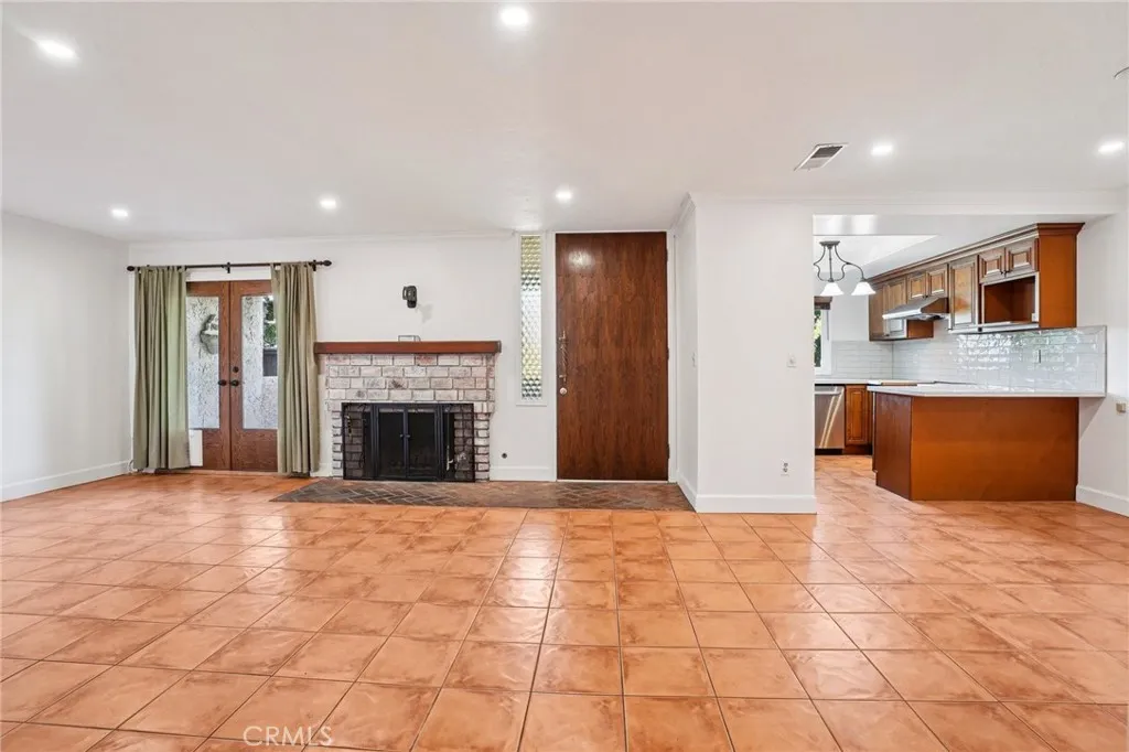 5235 Andalucia Court, Whittier, California 90601 home-pic-3