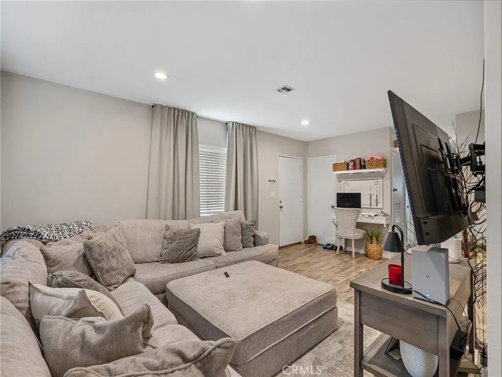 3903 W 182nd Street, Torrance, California 90504 home-pic-47