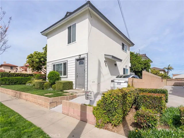 Front of Building, showing unit 1