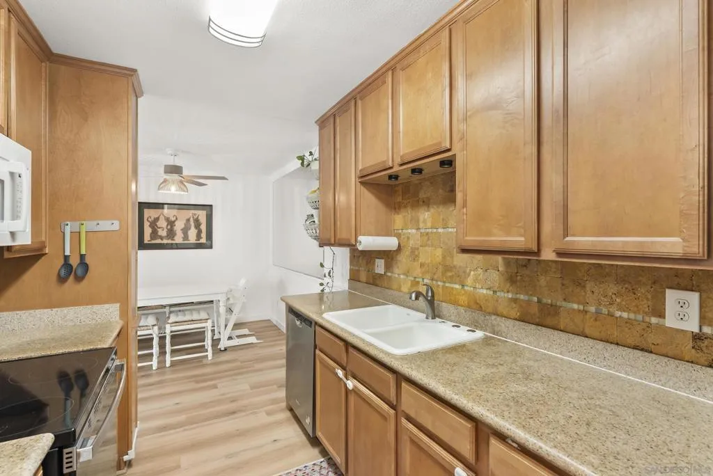 1780 S El Camino Real 104, Encinitas, California 92024 home-pic-7