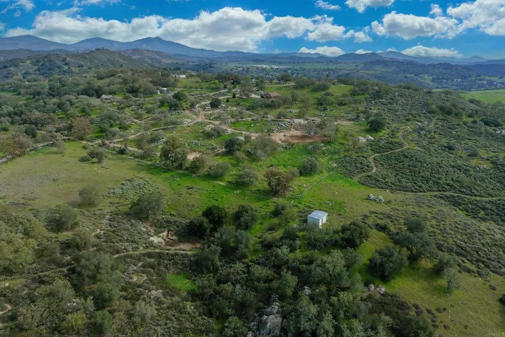 24710 Sutherland Drive, Ramona, California 92065 home-pic-5