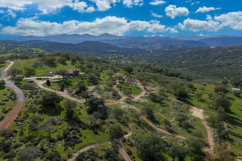 24710 Sutherland Drive, Ramona, California 92065 home-pic-3