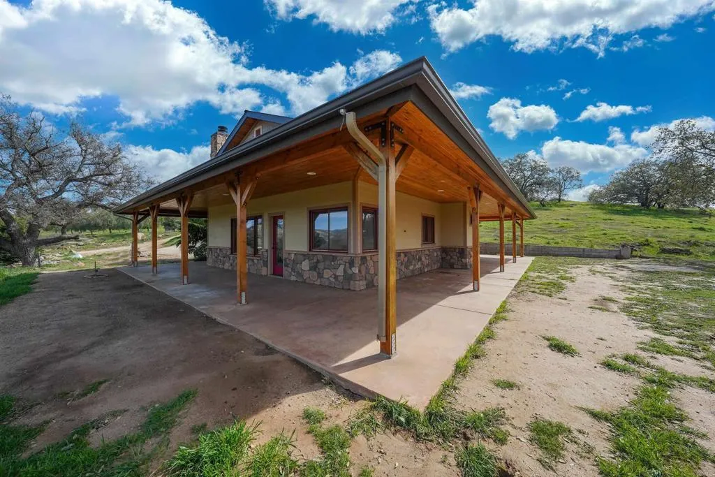 24710 Sutherland Drive, Ramona, California 92065 home-pic-13