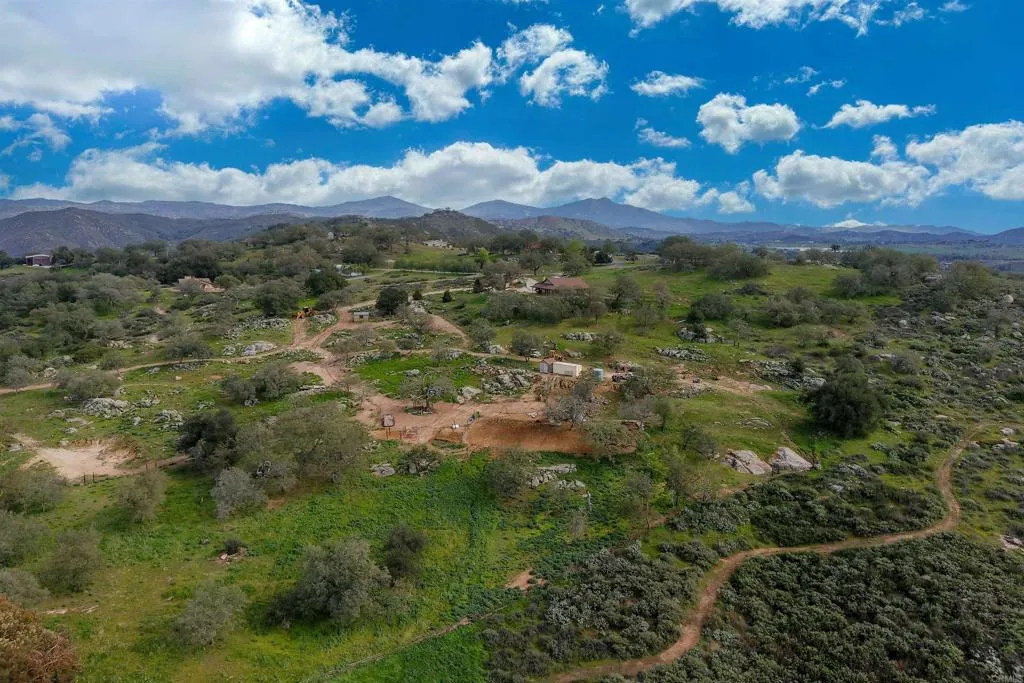 24710 Sutherland Drive, Ramona, California 92065 home-pic-6