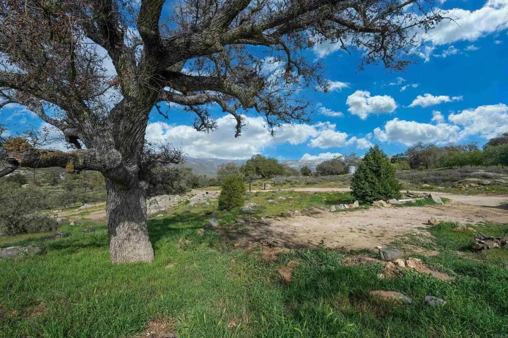 24710 Sutherland Drive, Ramona, California 92065 home-pic-37