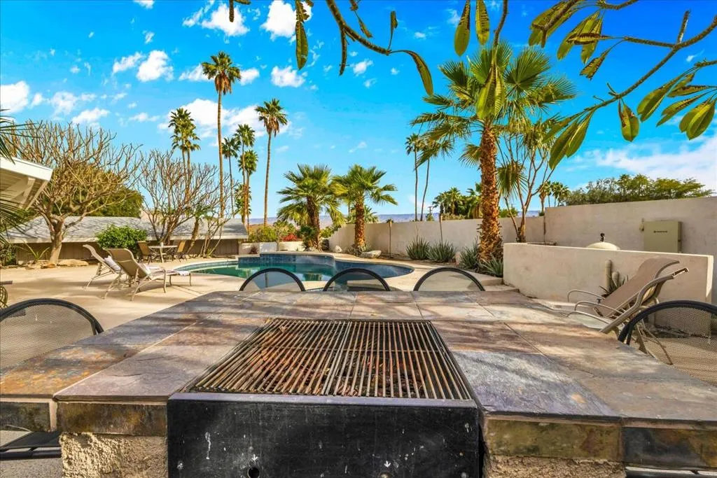 38207 Paradise Way, Cathedral City, California 92234 home-pic-30