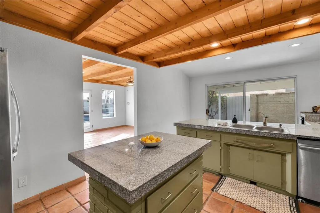 38207 Paradise Way, Cathedral City, California 92234 home-pic-13