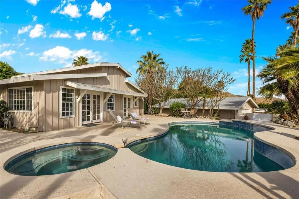 38207 Paradise Way, Cathedral City, California 92234 home-pic-2