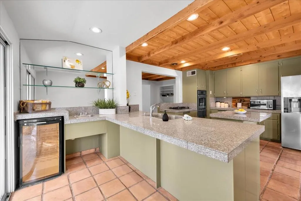 38207 Paradise Way, Cathedral City, California 92234 home-pic-8