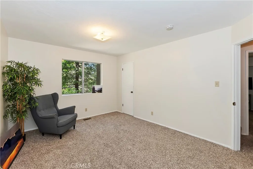 543 Community Drive, Lake Arrowhead, California 92352 home-pic-26