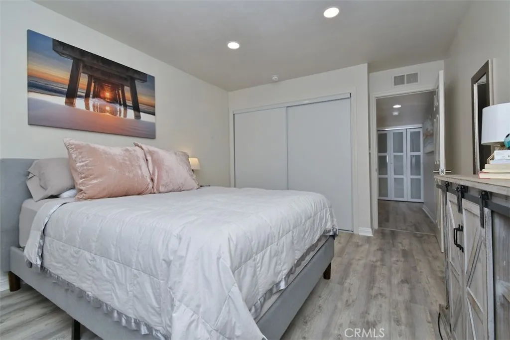 11911 Magnolia Boulevard 16, Valley Village, California 91607 home-pic-25