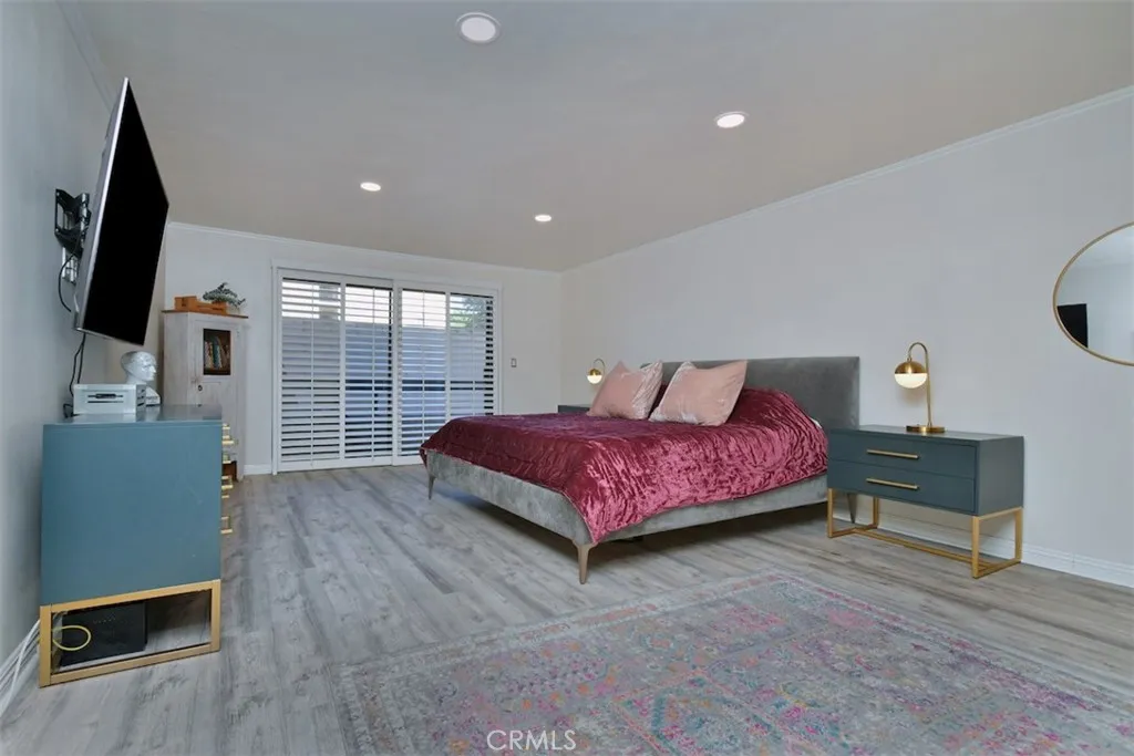 11911 Magnolia Boulevard 16, Valley Village, California 91607 home-pic-15