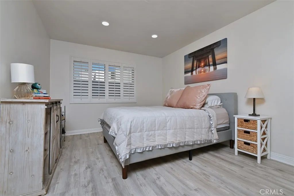 11911 Magnolia Boulevard 16, Valley Village, California 91607 home-pic-24