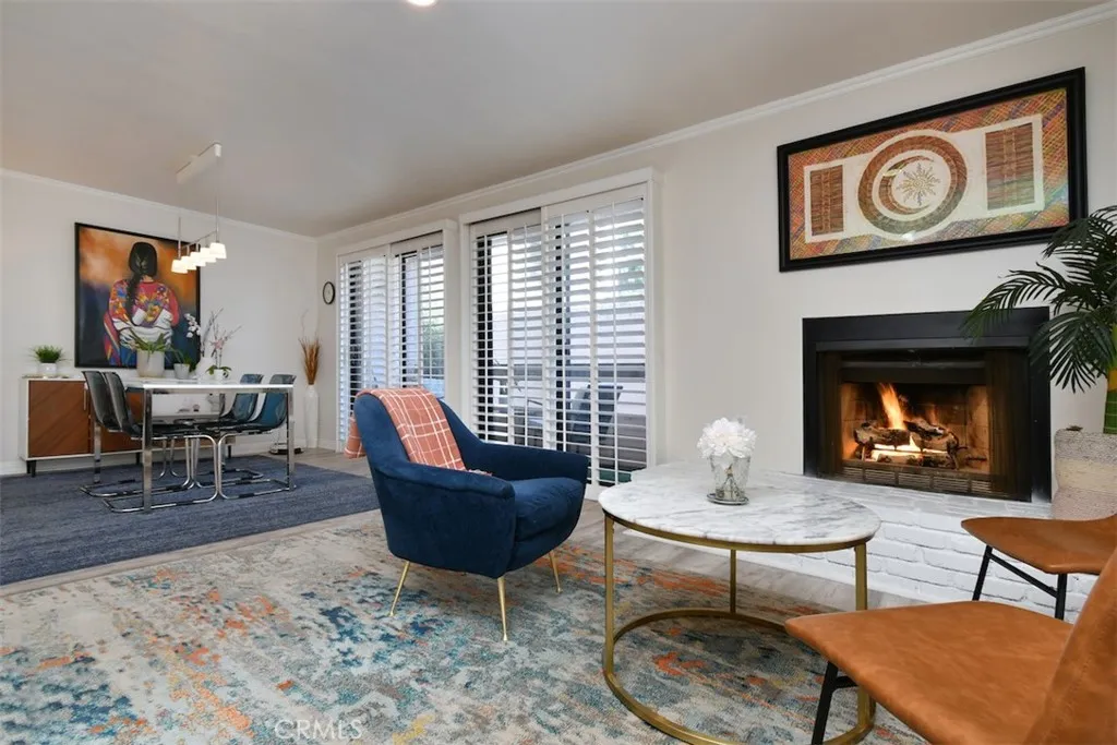 11911 Magnolia Boulevard 16, Valley Village, California 91607 home-pic-6