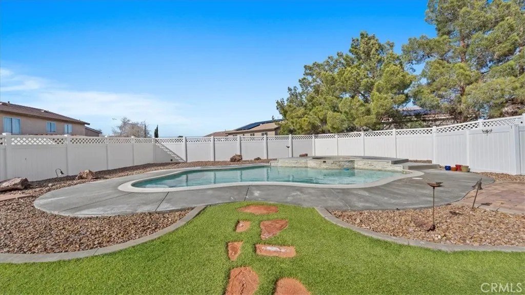 13944 Clydesdale Run, Victorville, California 92394 home-pic-29
