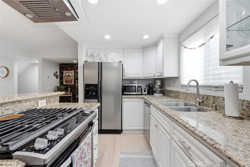 1410 Stanford Avenue A, Redondo Beach, California 90278 home-pic-15