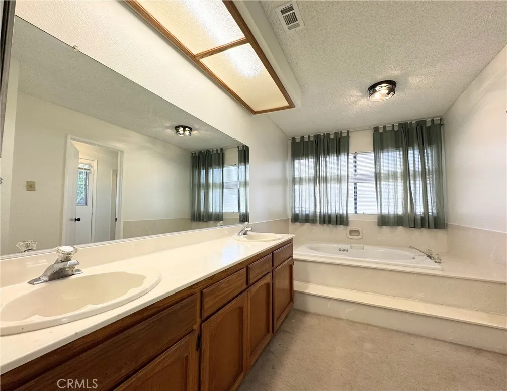 208 Deborah Court, Riverside, California 92507 home-pic-12
