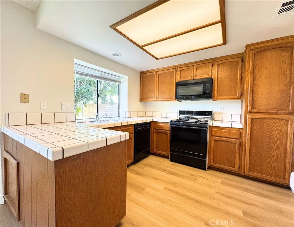 208 Deborah Court, Riverside, California 92507 home-pic-5
