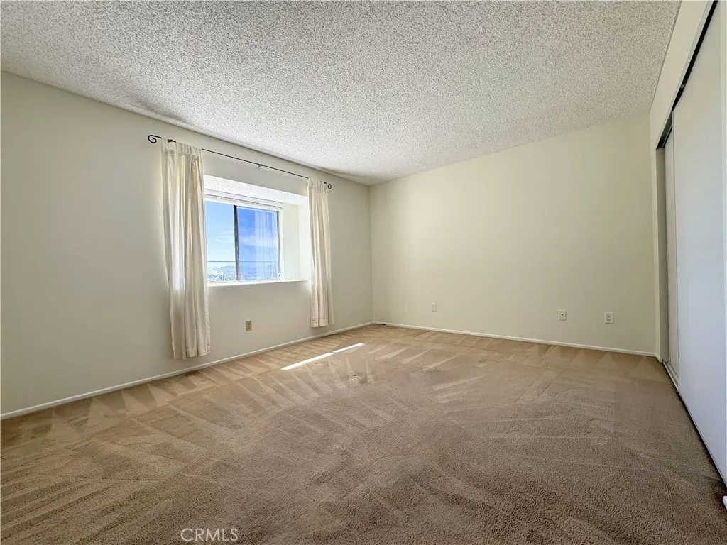 208 Deborah Court, Riverside, California 92507 home-pic-10