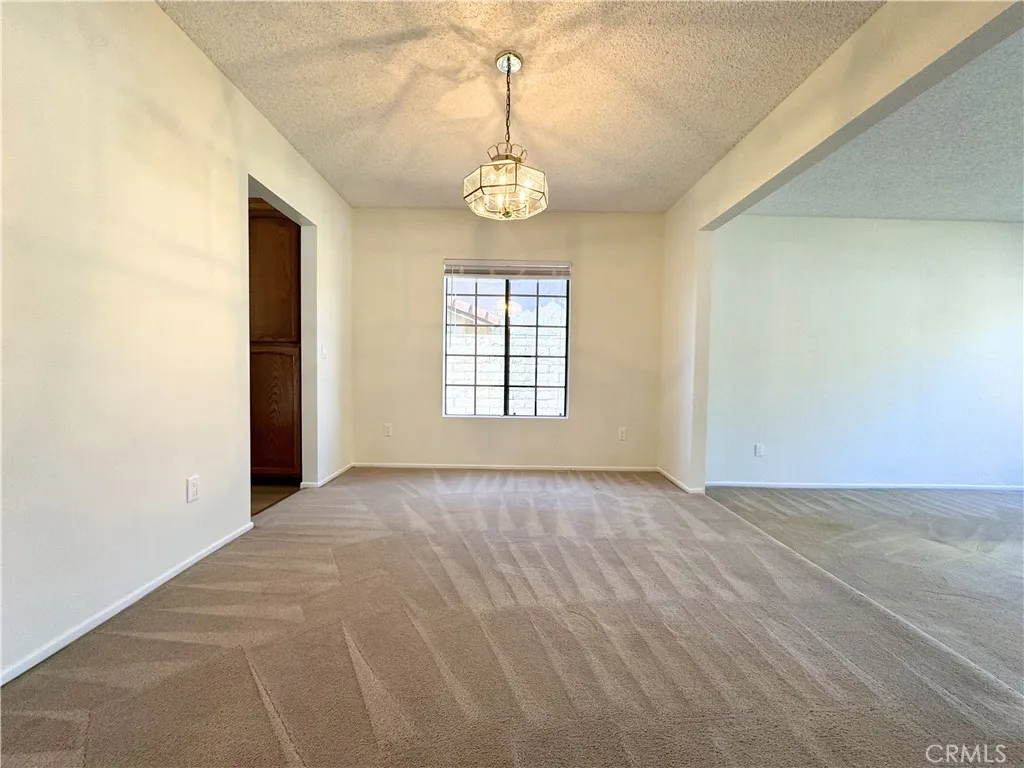 208 Deborah Court, Riverside, California 92507 home-pic-4
