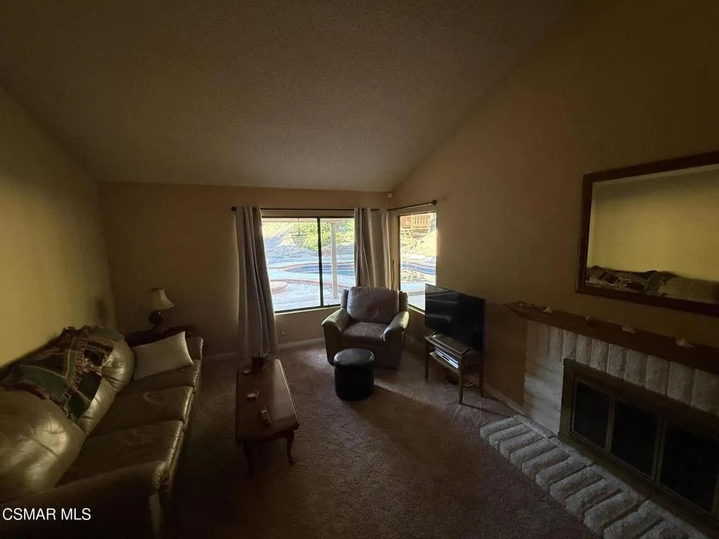 13761 Donnybrook Lane, Moorpark, California 93021 home-pic-8