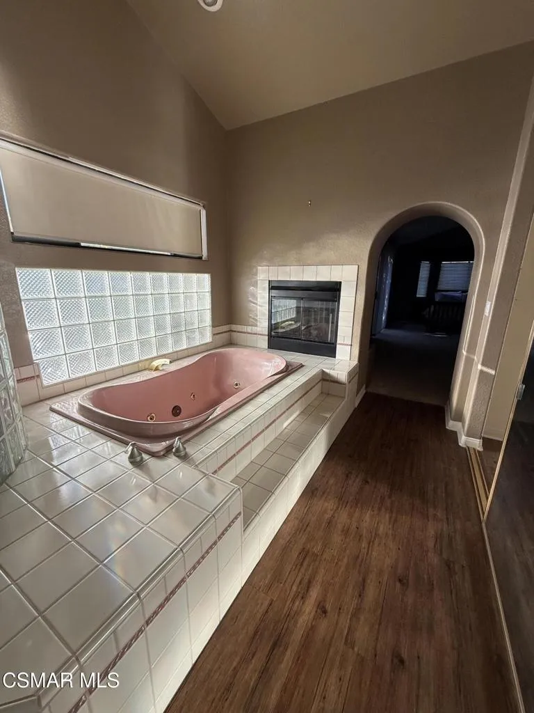 13761 Donnybrook Lane, Moorpark, California 93021 home-pic-16