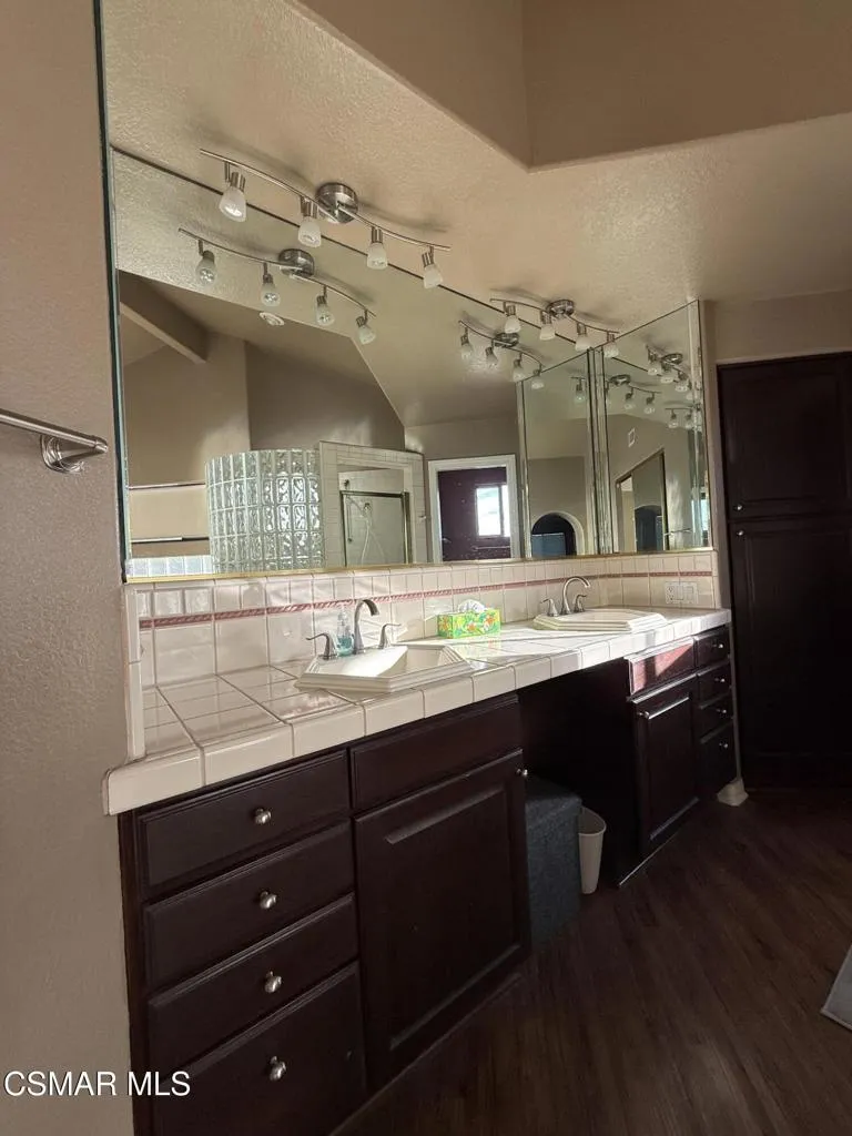 13761 Donnybrook Lane, Moorpark, California 93021 home-pic-14