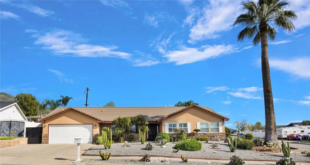 5505 N Alto, San Bernardino, California 92404 home-pic-1