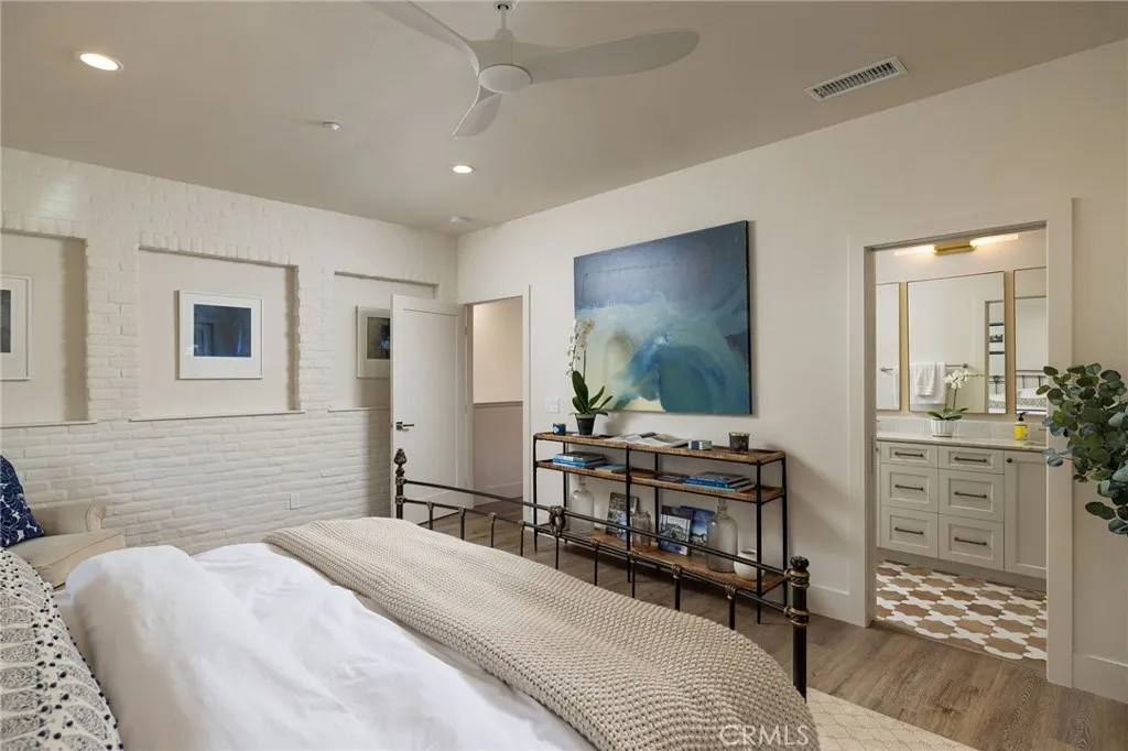 215 Lonetree, Irvine, California 92603 home-pic-17