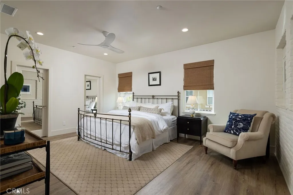215 Lonetree, Irvine, California 92603 home-pic-16
